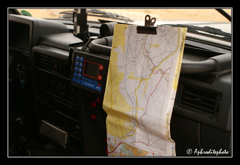 074  Et la non moins indispensable carte routiere, bien que sommaire pour cette region